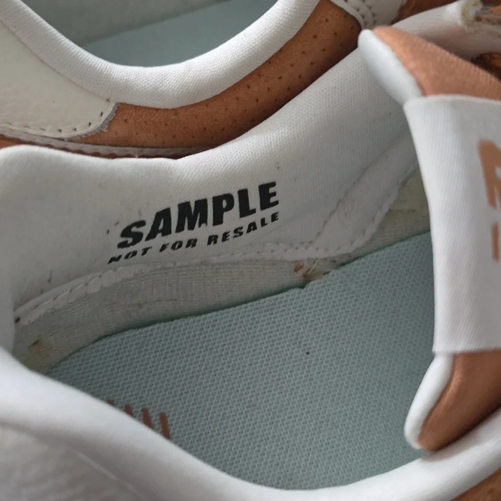 New Balance 574 Sample Sneakers - Picture 7 of 8